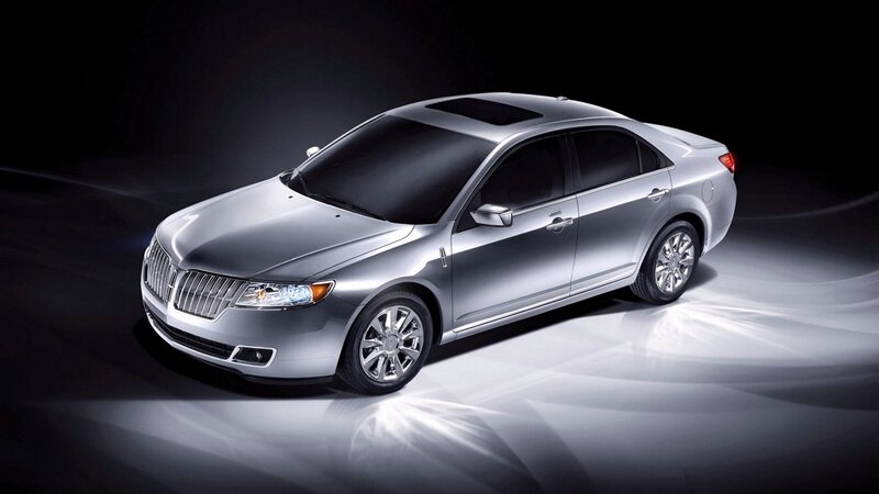 silver lincoln sedan