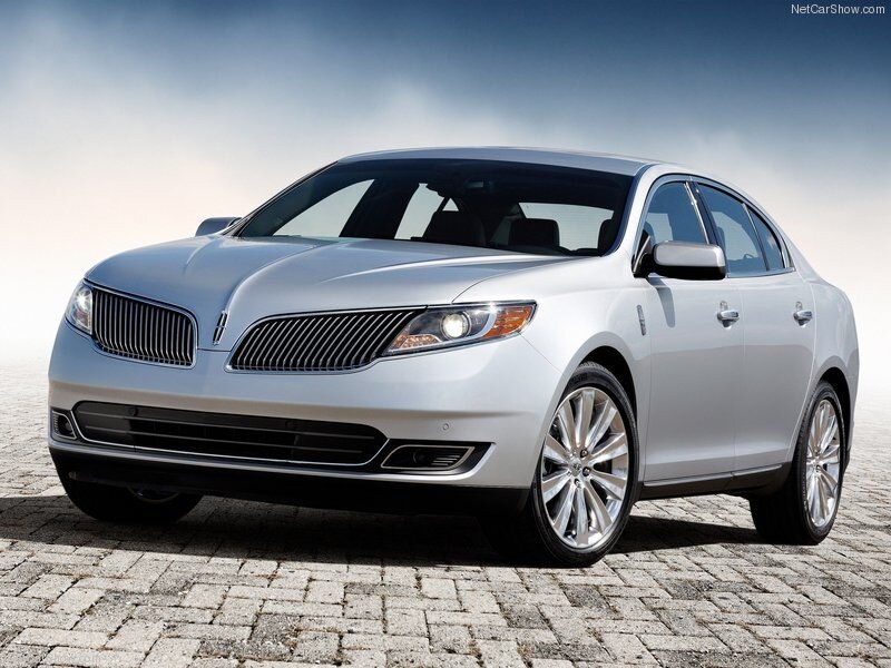silver lincoln sedan