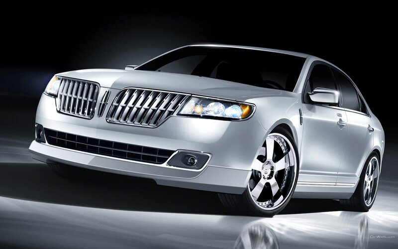 silver lincoln sedan