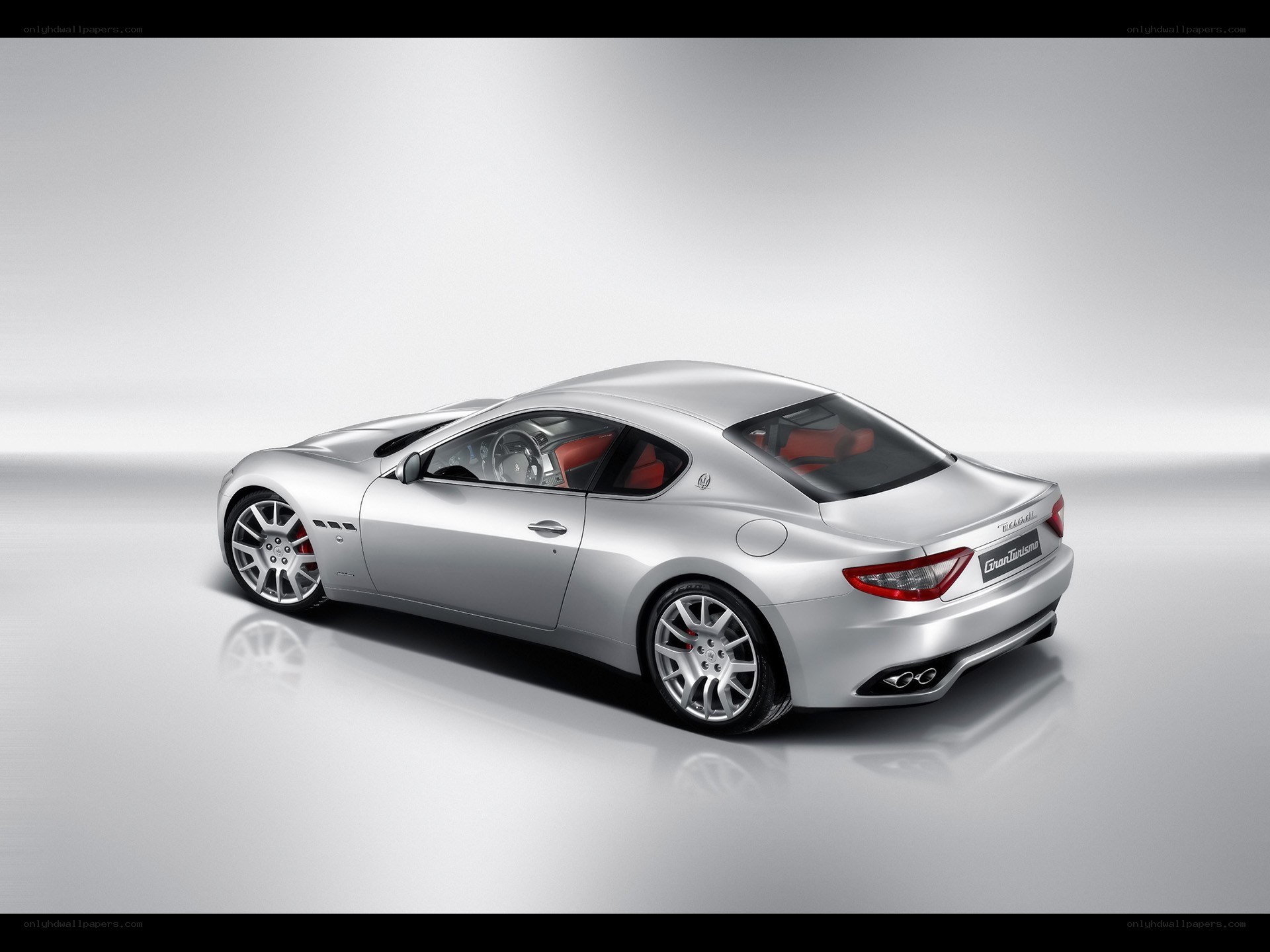 Silver Maserati GranTurismo
