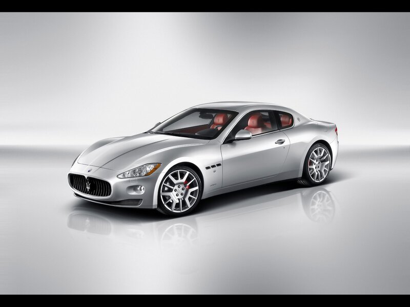 Silver Maserati GranTurismo