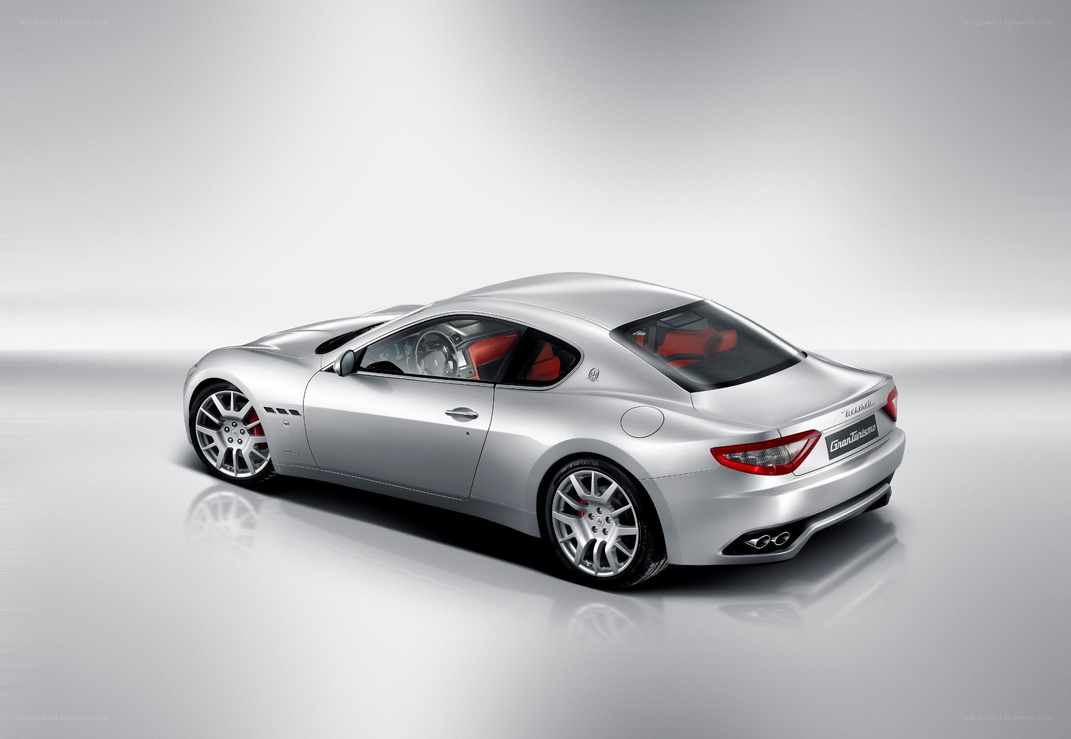 Silver Maserati GranTurismo