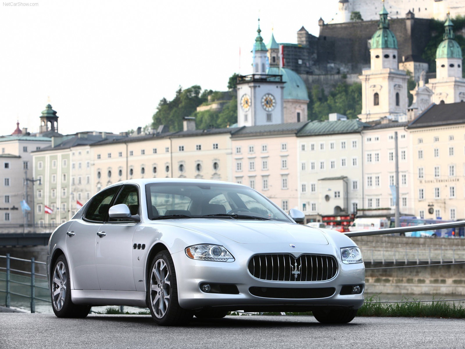 Silver Maserati Quattroporte