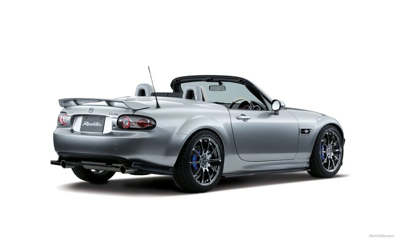 silver mazda miata roadster