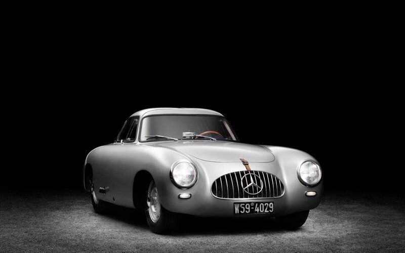 Silver Mercedes-Benz 300SL