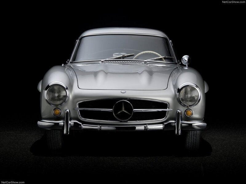 Silver Mercedes-benz 300sl — Dramatic, Photograph
