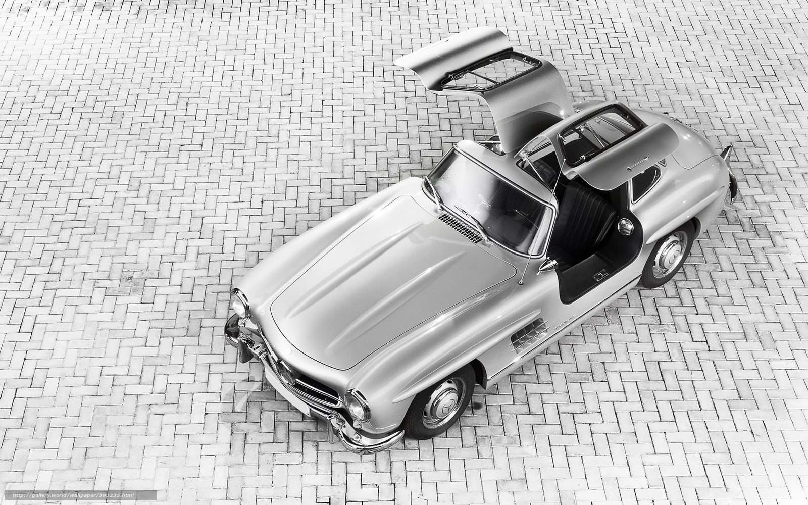 Silver Mercedes-Benz 300SL Gullwing