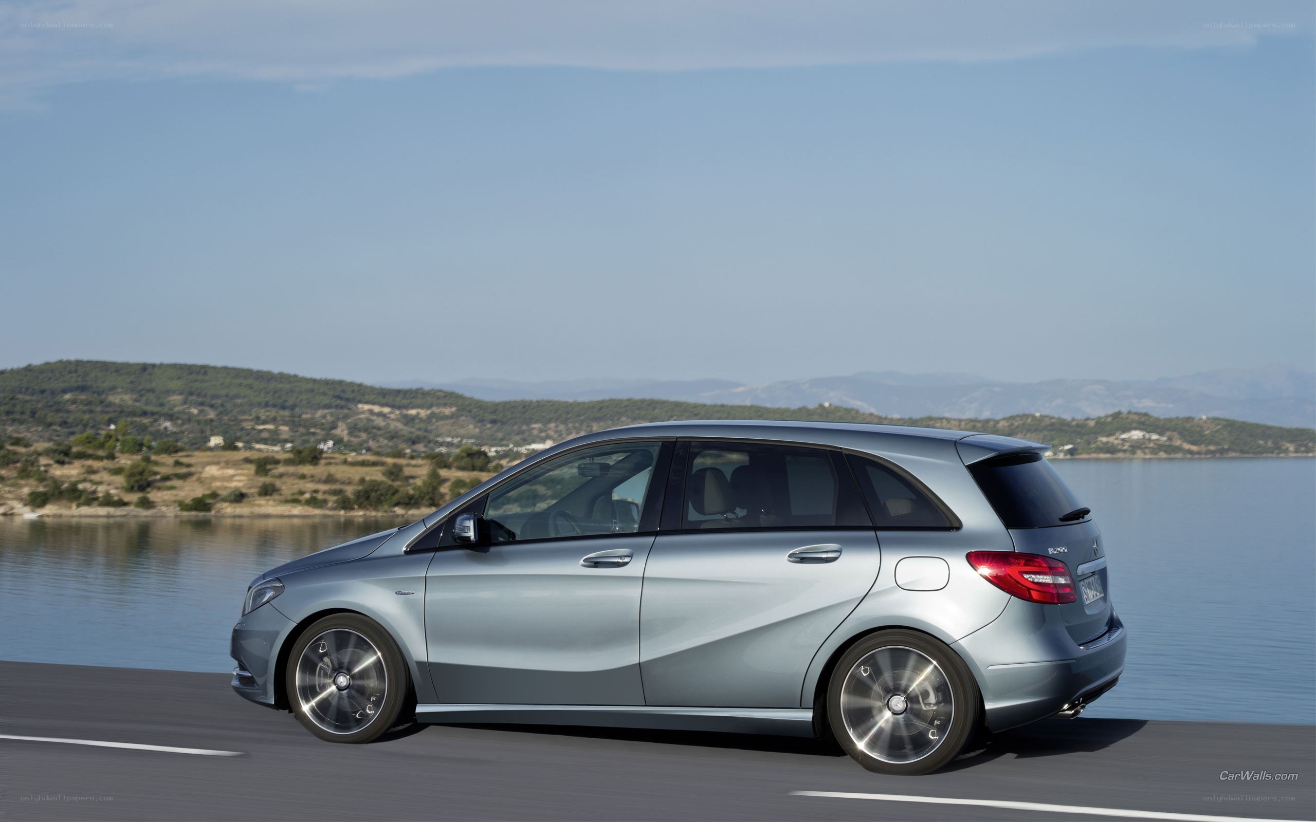 silver mercedes-benz b-class