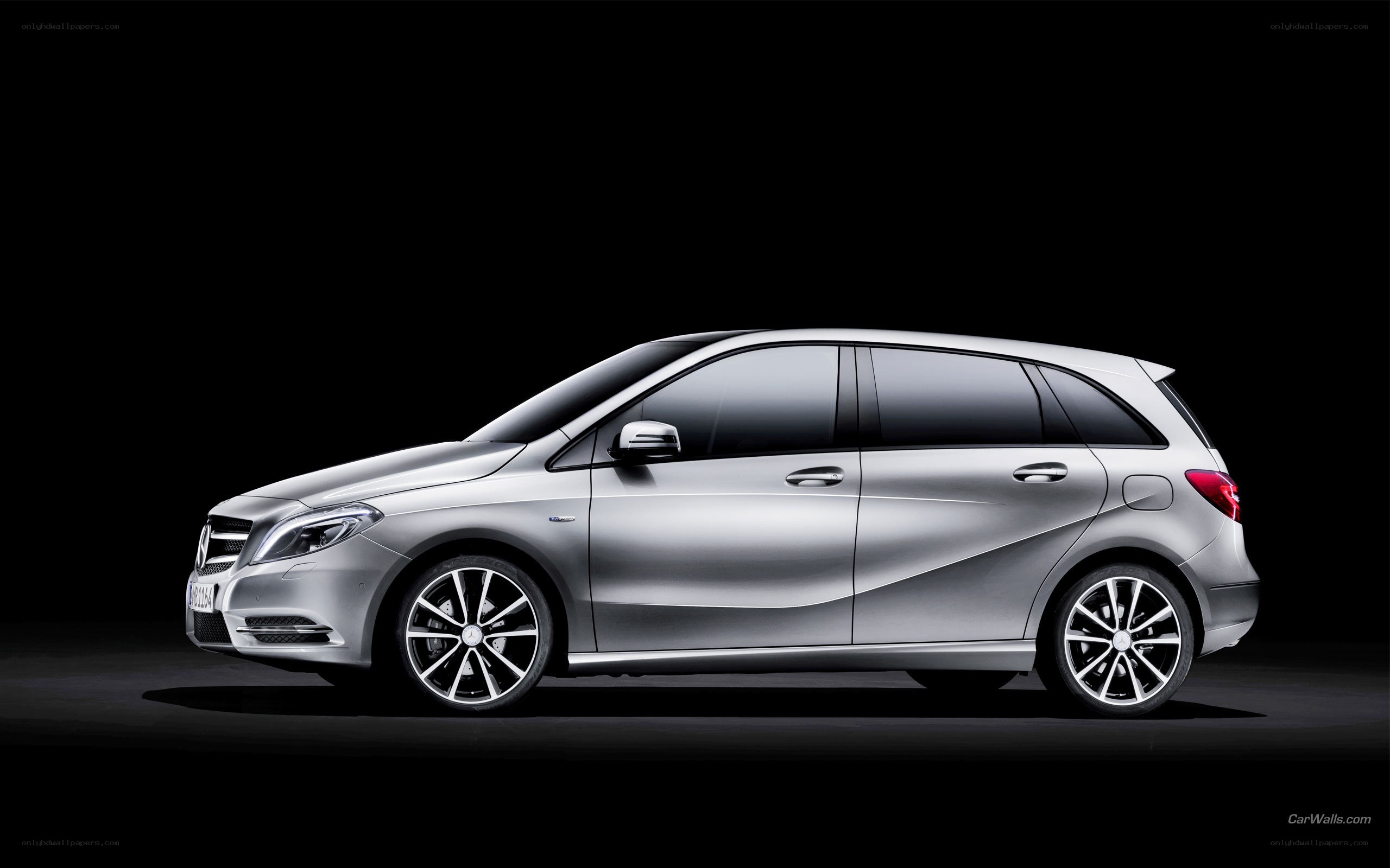 silver mercedes-benz b-class
