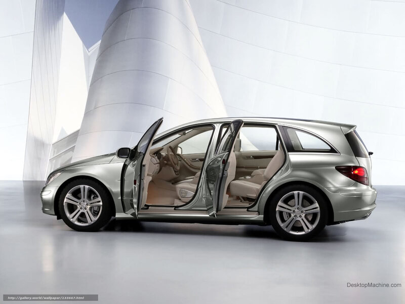 Silver Mercedes-benz B-class — Clean, Modern, Photograph