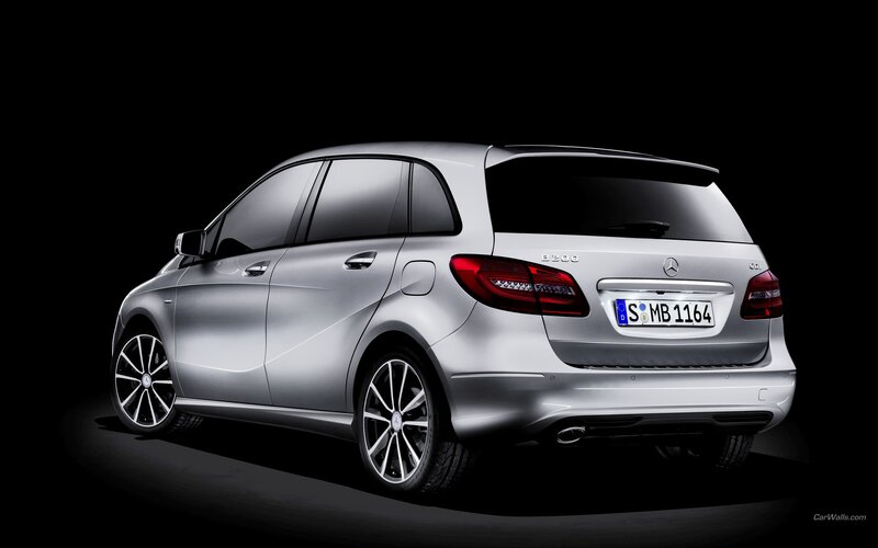 silver mercedes-benz b200