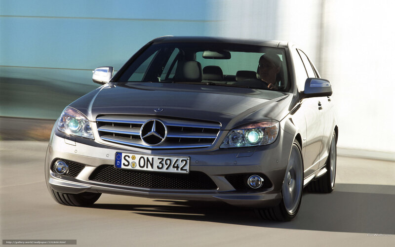 Silver Mercedes-benz C-class — Dynamic