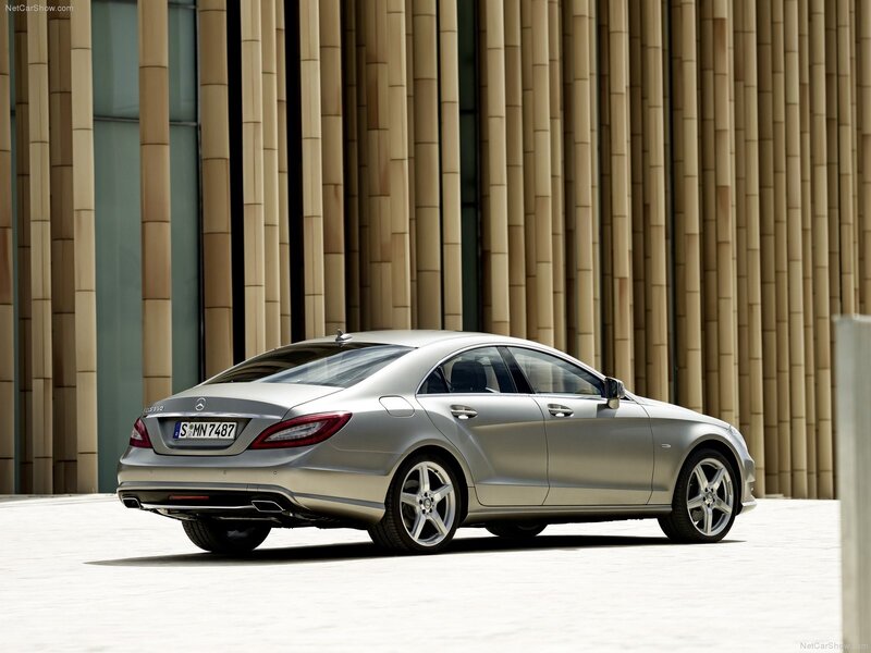 Silver Mercedes-Benz CLS350