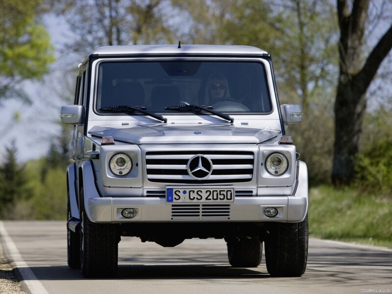 Silver Mercedes-benz G-class — Calm