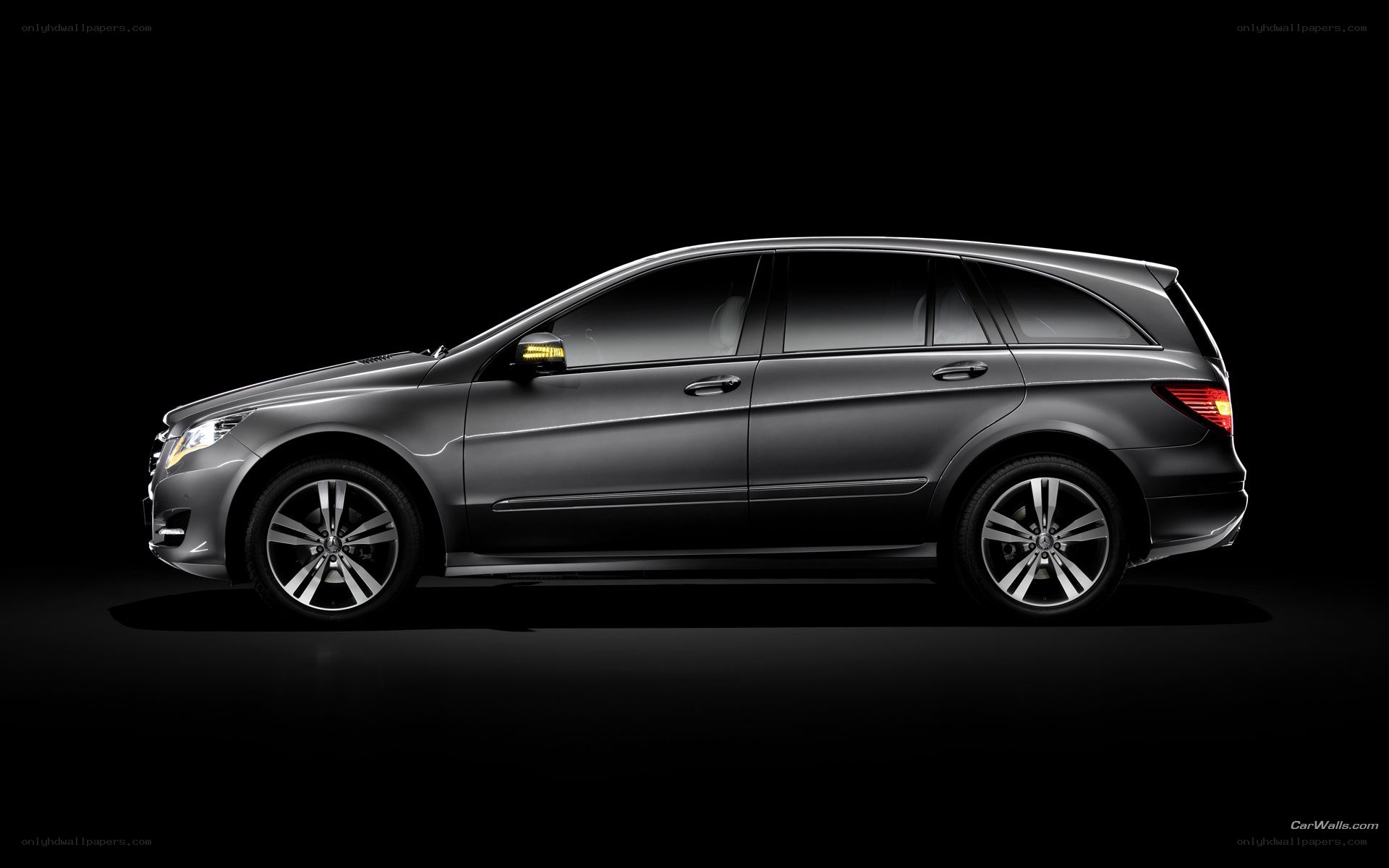 silver mercedes-benz glk-class