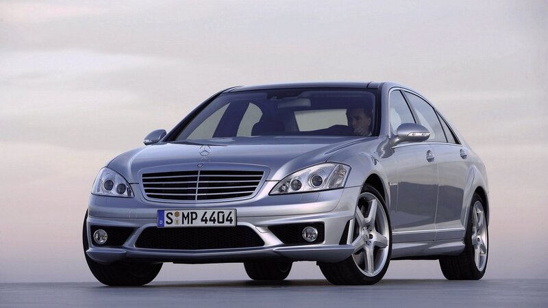 Silver Mercedes-Benz S63 AMG