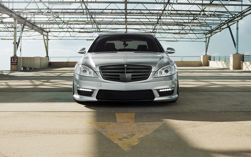 Silver Mercedes-Benz S63 AMG