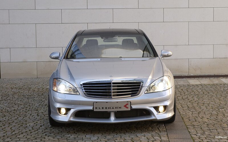 silver mercedes-benz sedan