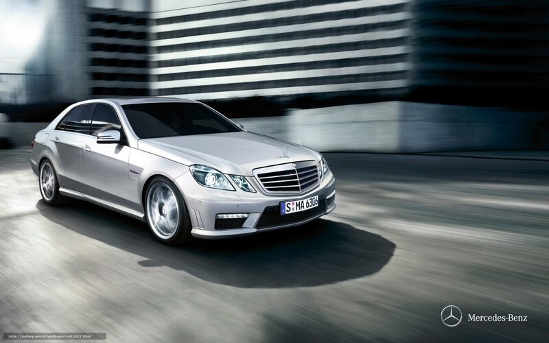 Silver Mercedes-benz Sedan — Dynamic, Photograph