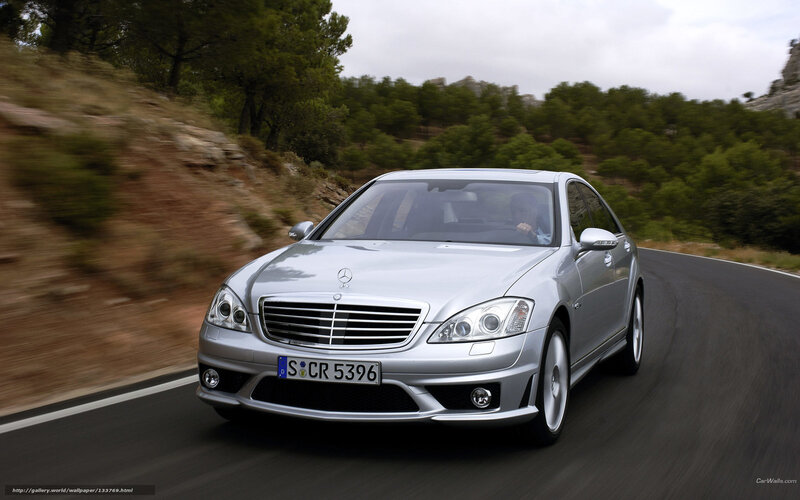 Silver Mercedes-benz Sedan — Dynamic