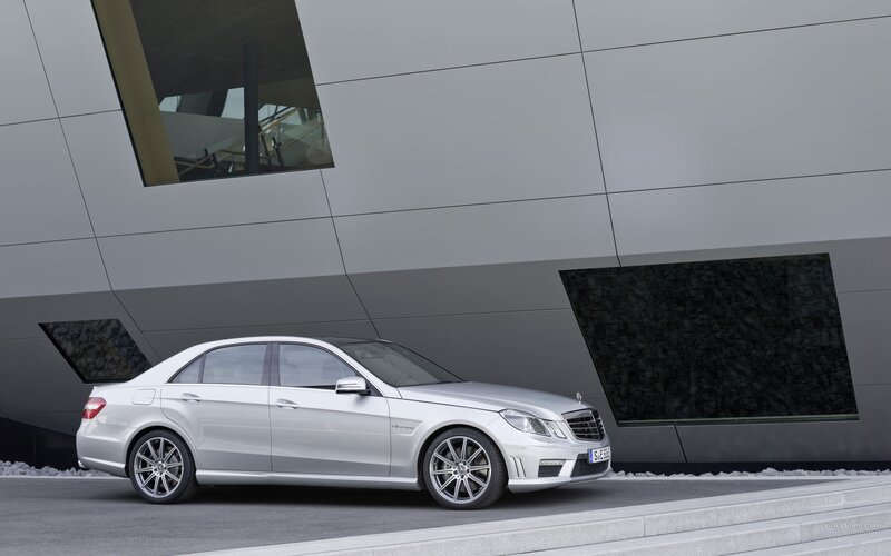 Silver Mercedes-benz Sedan — Modern, Photograph, Car, Building, Window