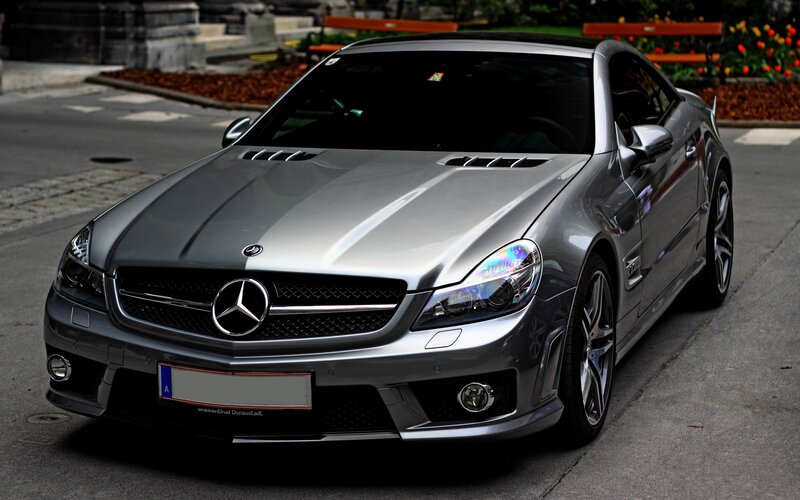silver mercedes-benz slr