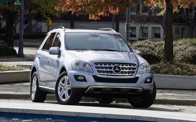 Silver Mercedes-benz Suv — Calm, Autumn, Photograph