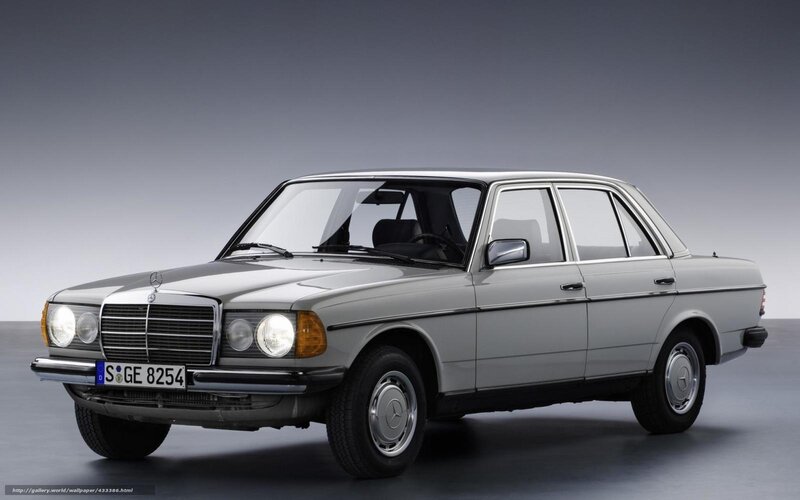 Silver Mercedes-Benz W123 sedan