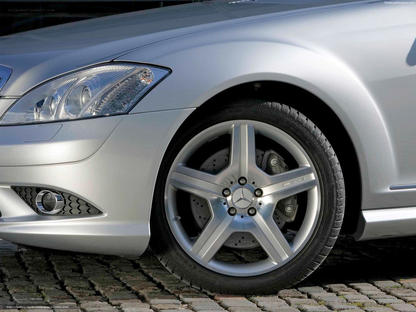 silver mercedes-benz wheel