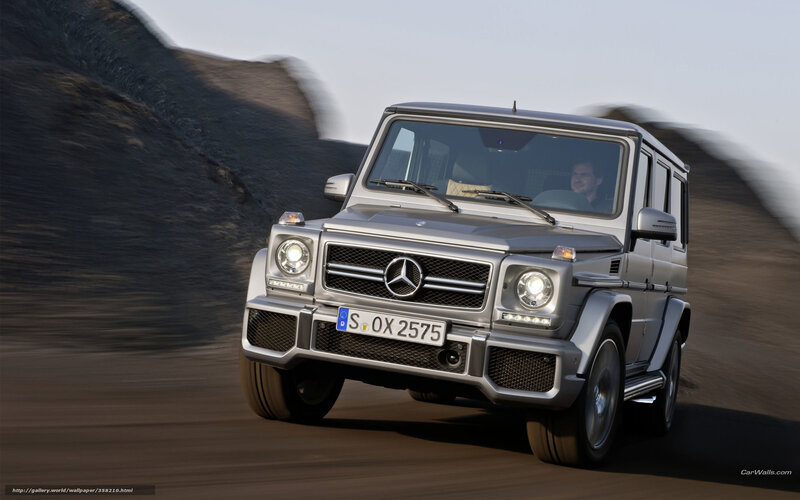 Silver Mercedes G-wagon — Dynamic, Afternoon