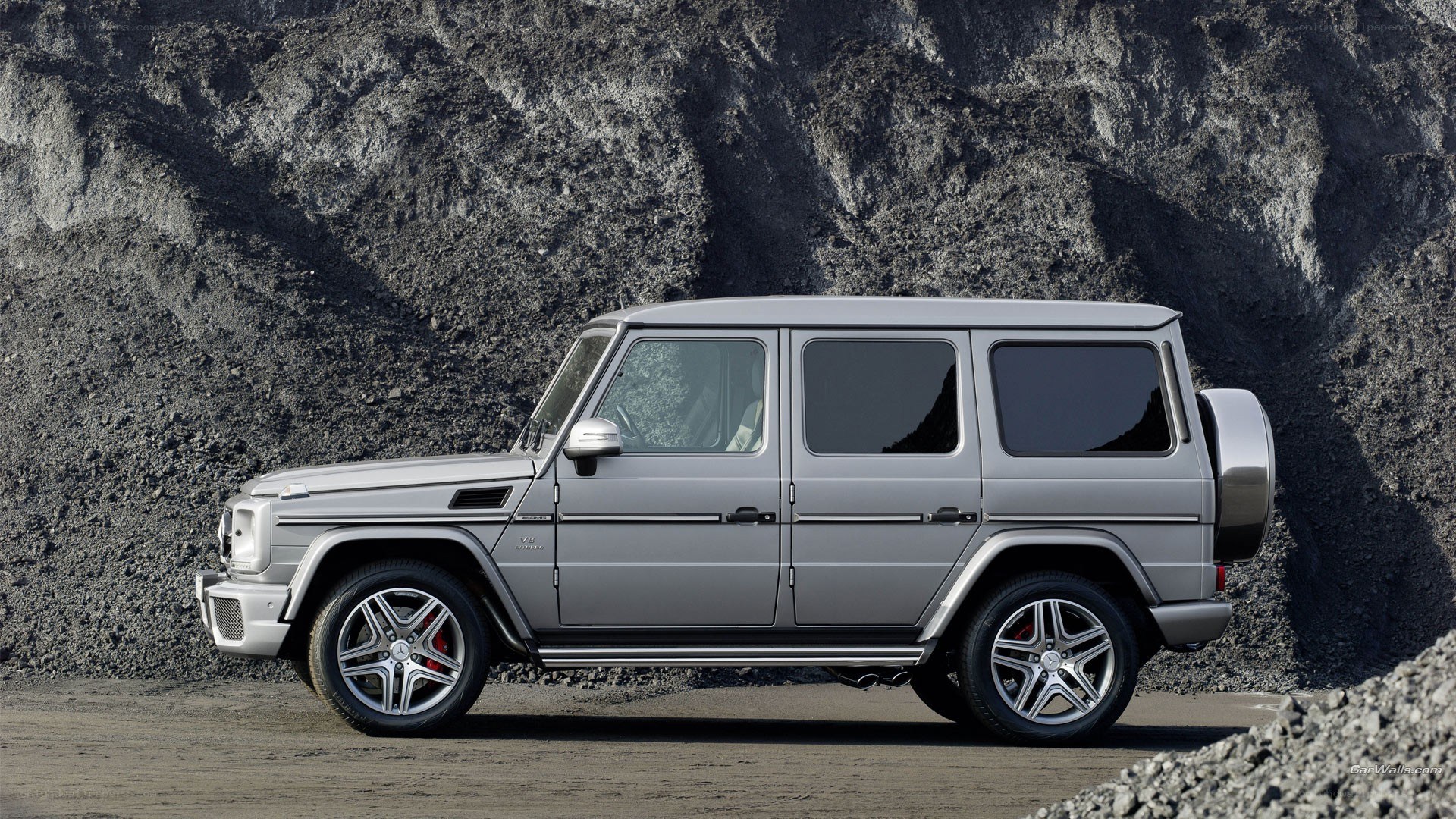 silver mercedes g-wagon suv