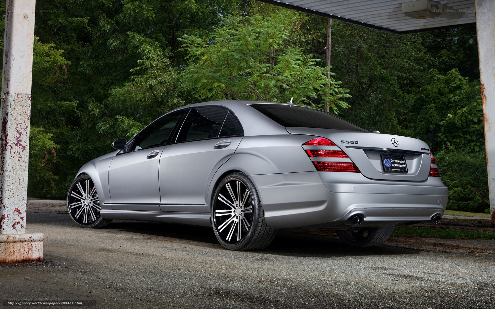 silver mercedes s550 sedan