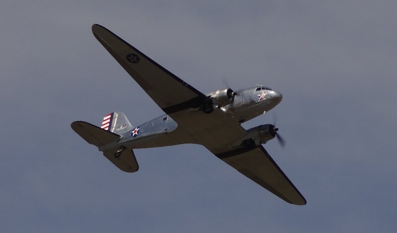 Silver Military Airplane — Gray, Calm, Afternoon, Photograph, Sky