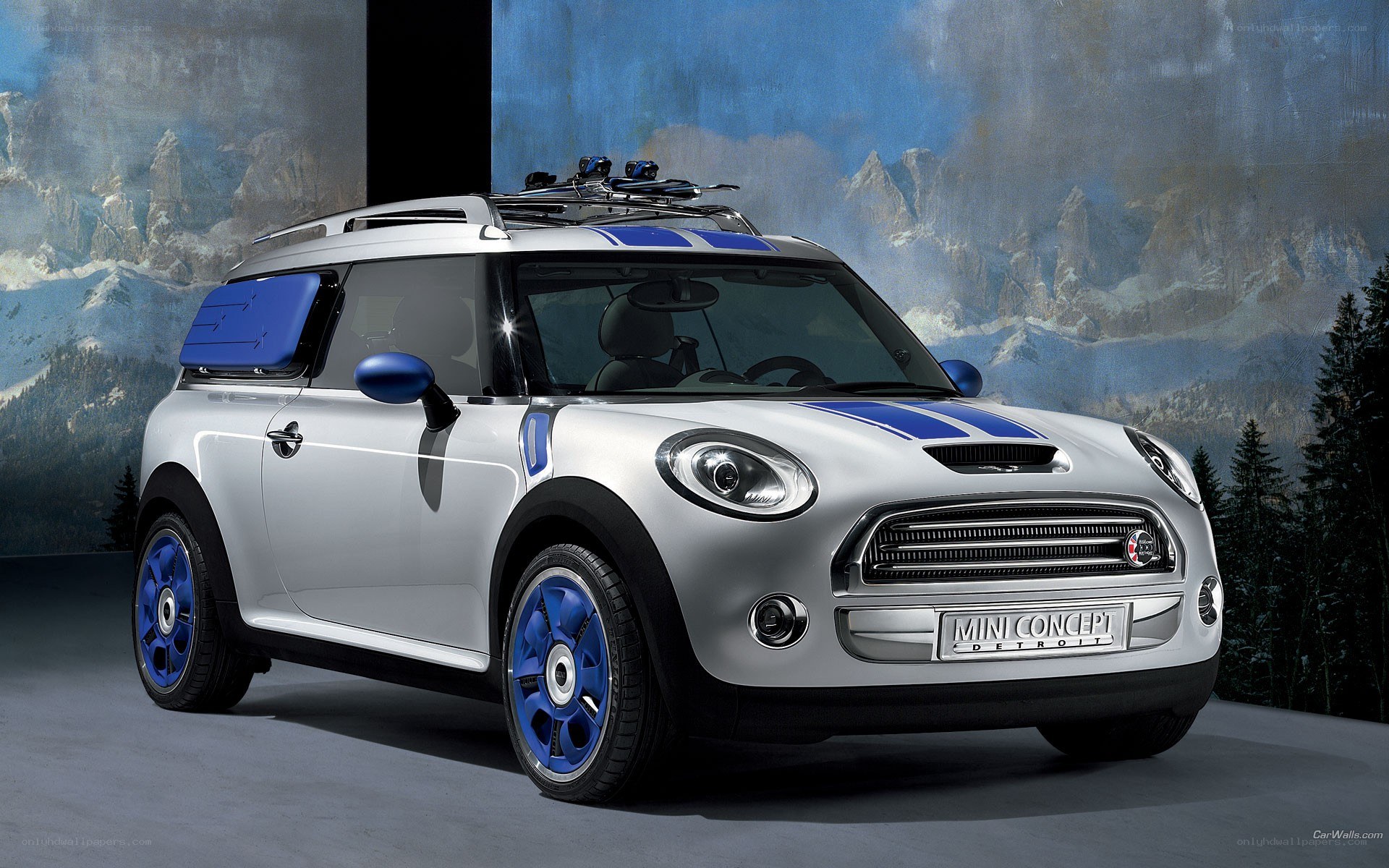Silver MINI Concept Detroit