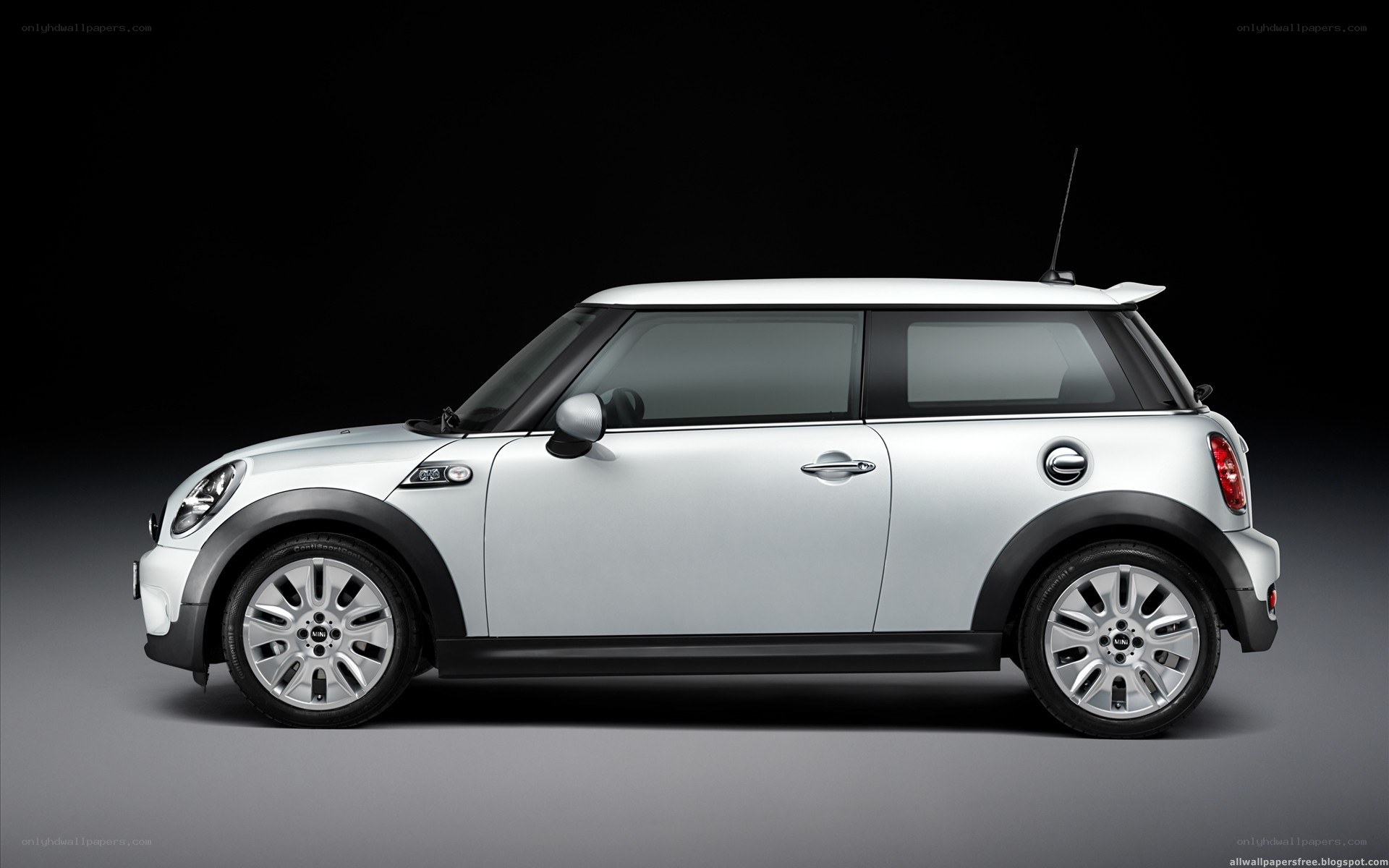 silver mini cooper car