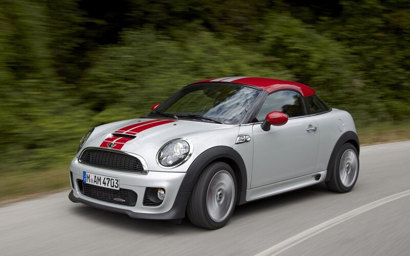 Silver Mini Cooper — Dynamic
