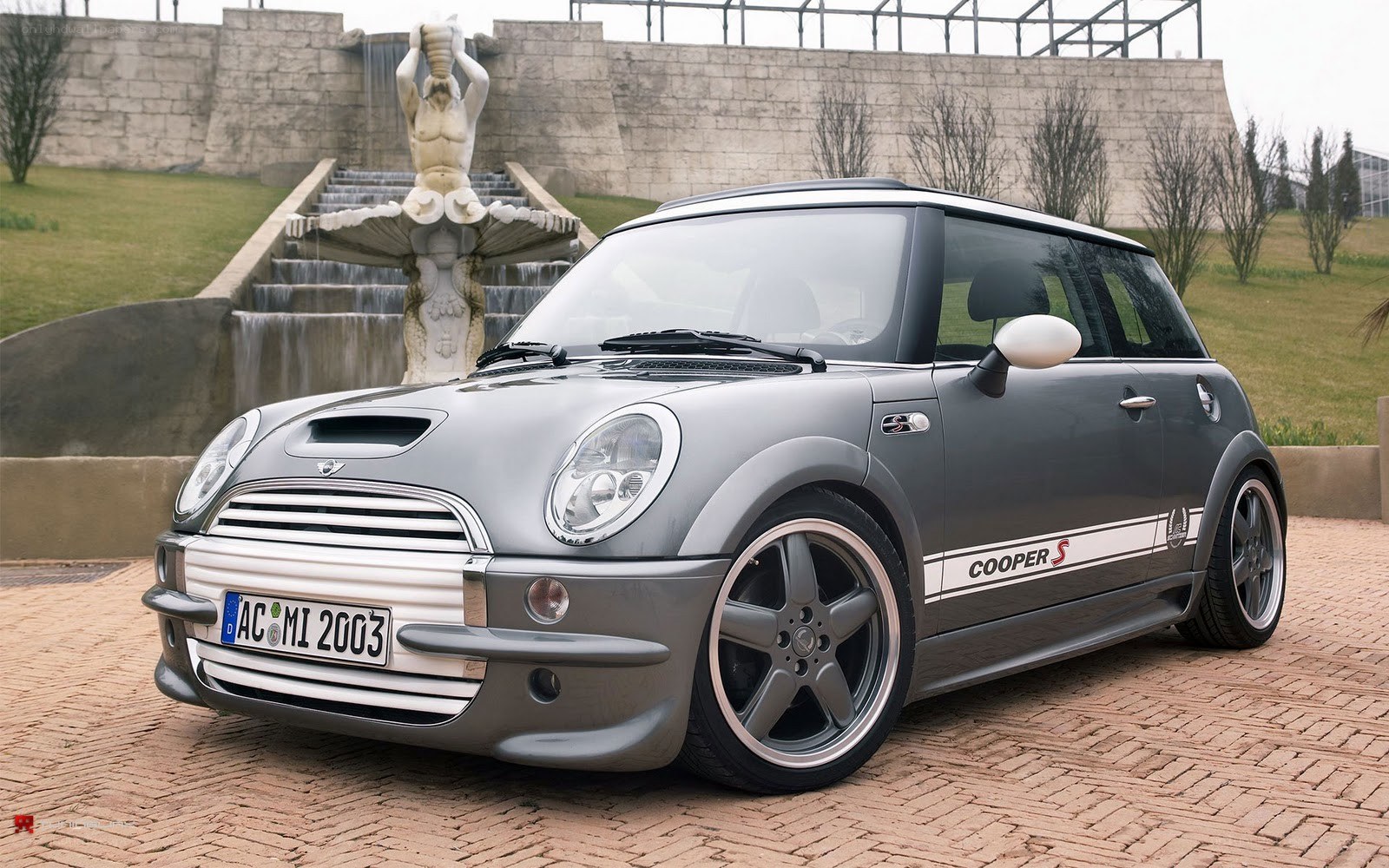 Silver MINI Cooper S by fountain