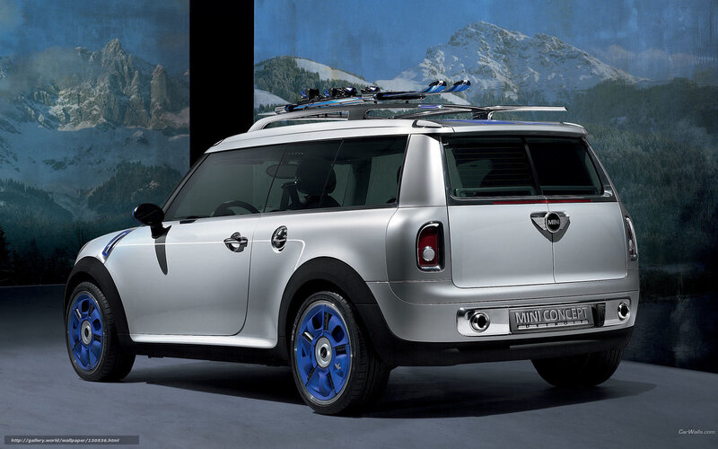 Silver Mini Cooper Suv — Dramatic