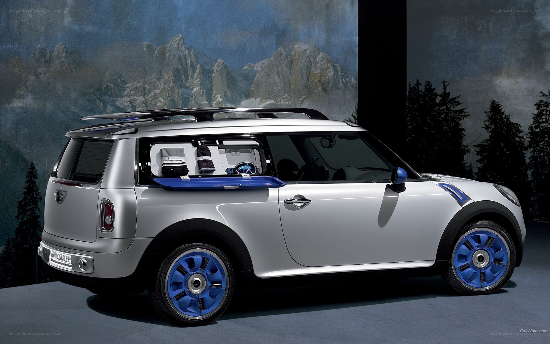 Silver MINI Countryman Concept