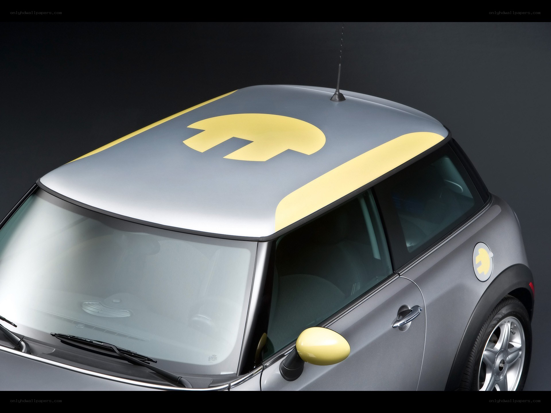 Silver MINI with yellow accents