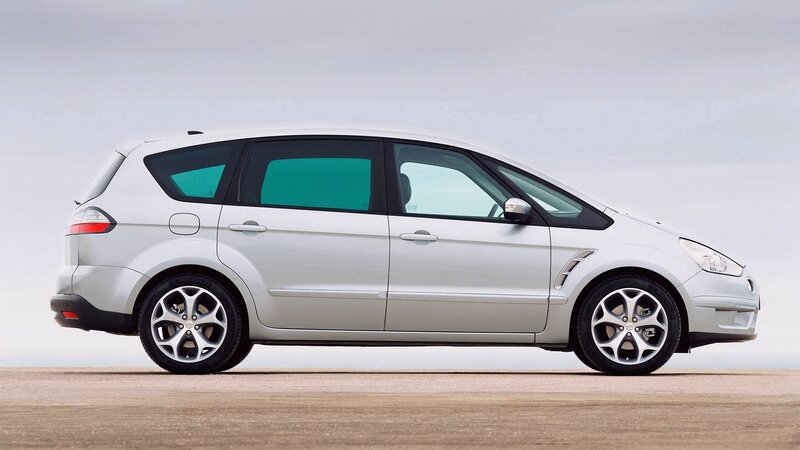 silver minivan side profile