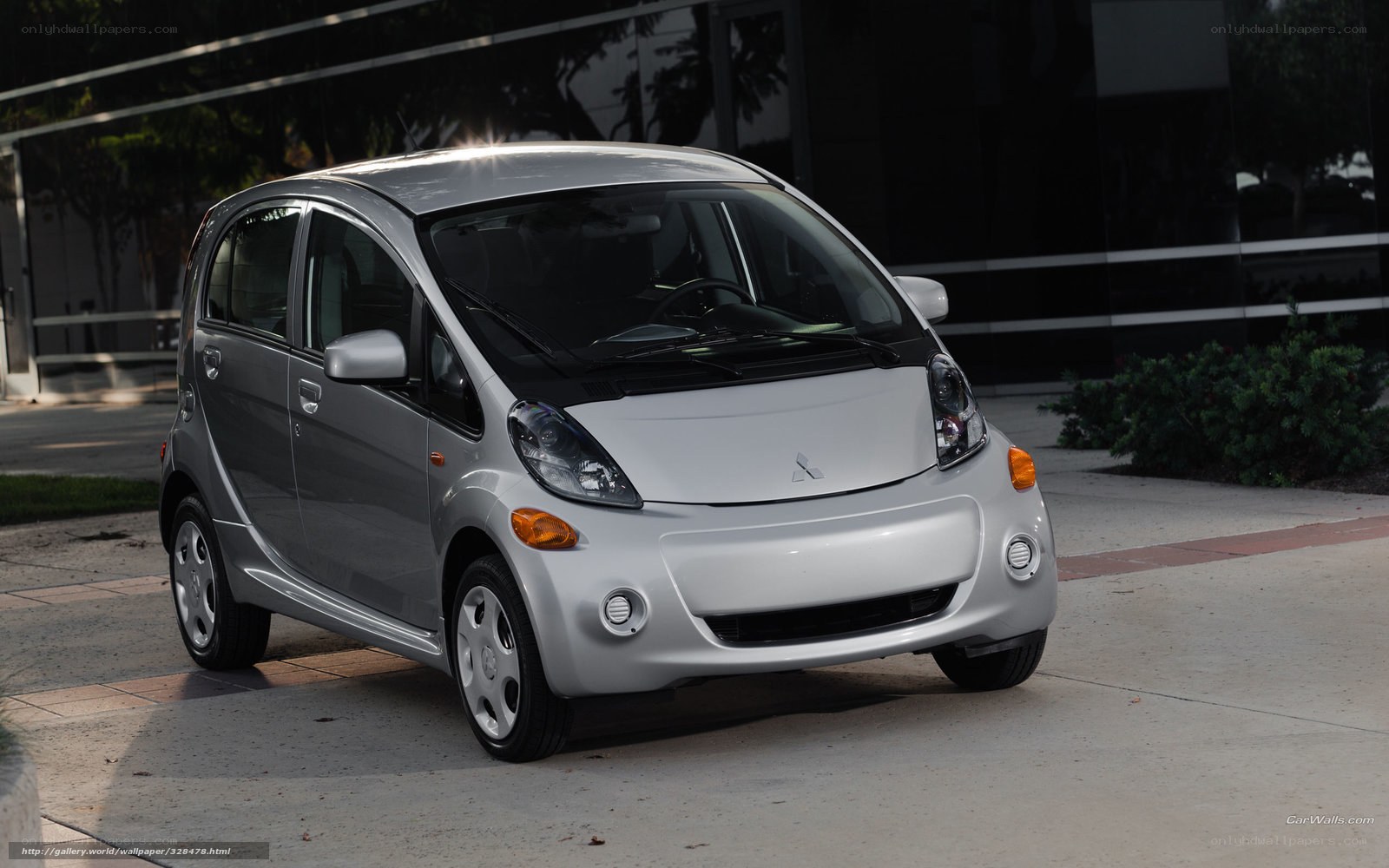 silver mitsubishi i-miev