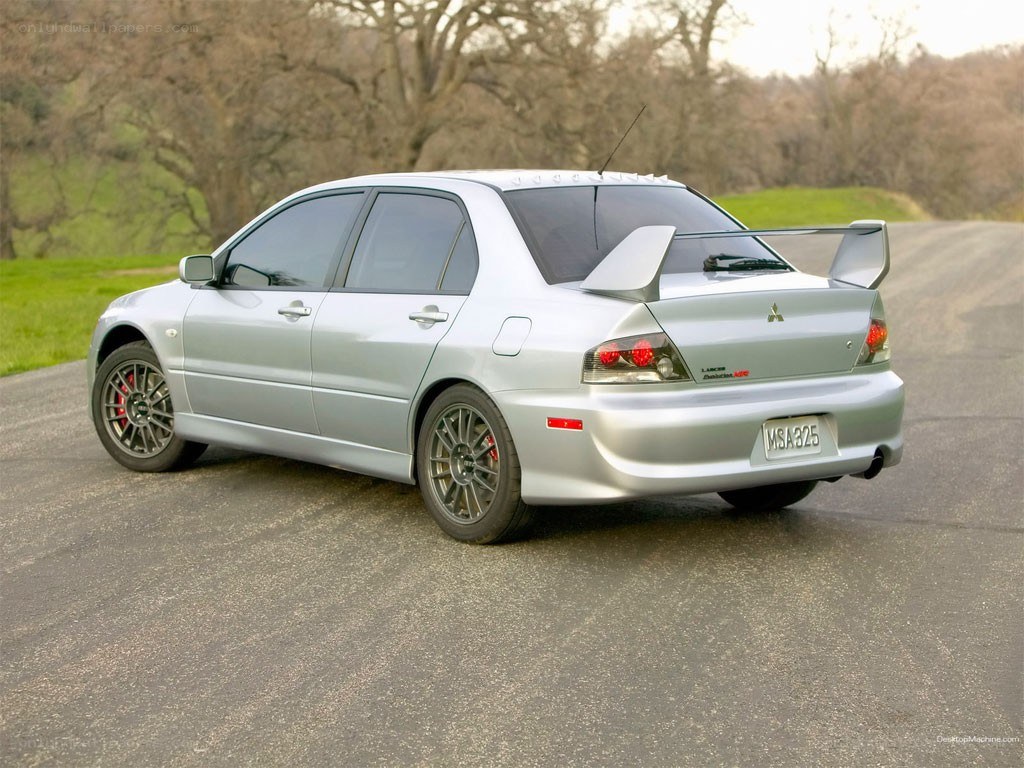 silver mitsubishi lancer evolution