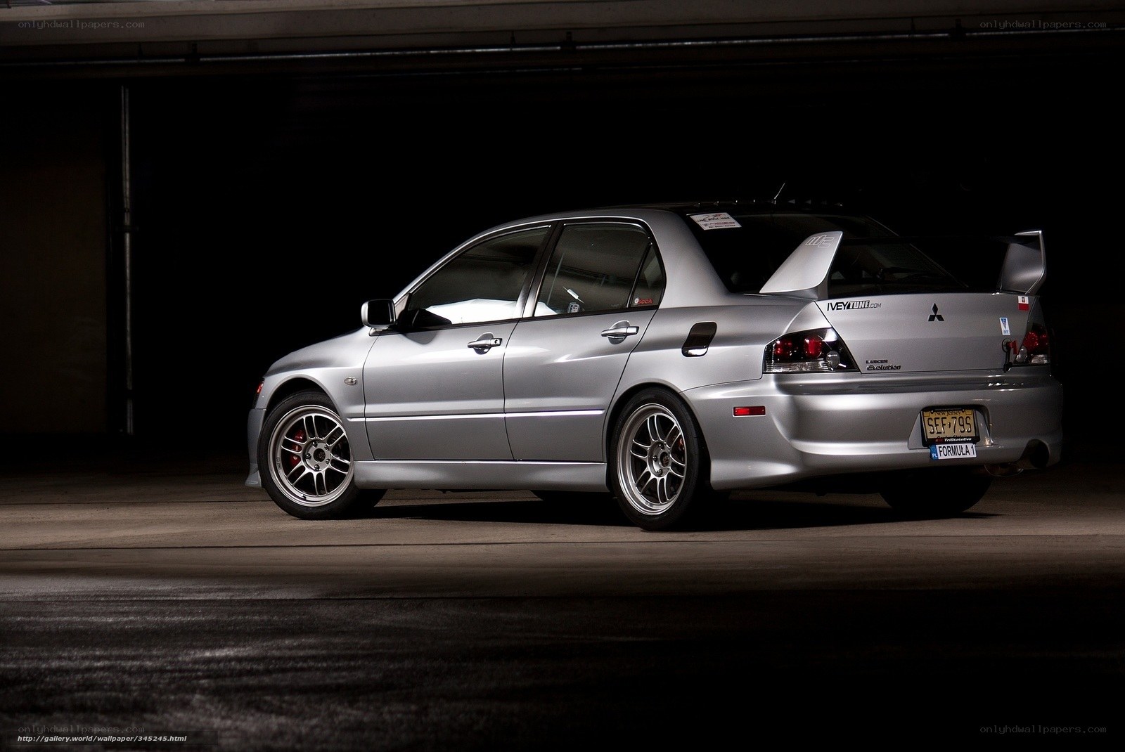 silver mitsubishi lancer evolution