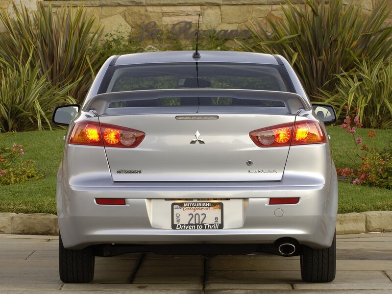 silver mitsubishi lancer rear view