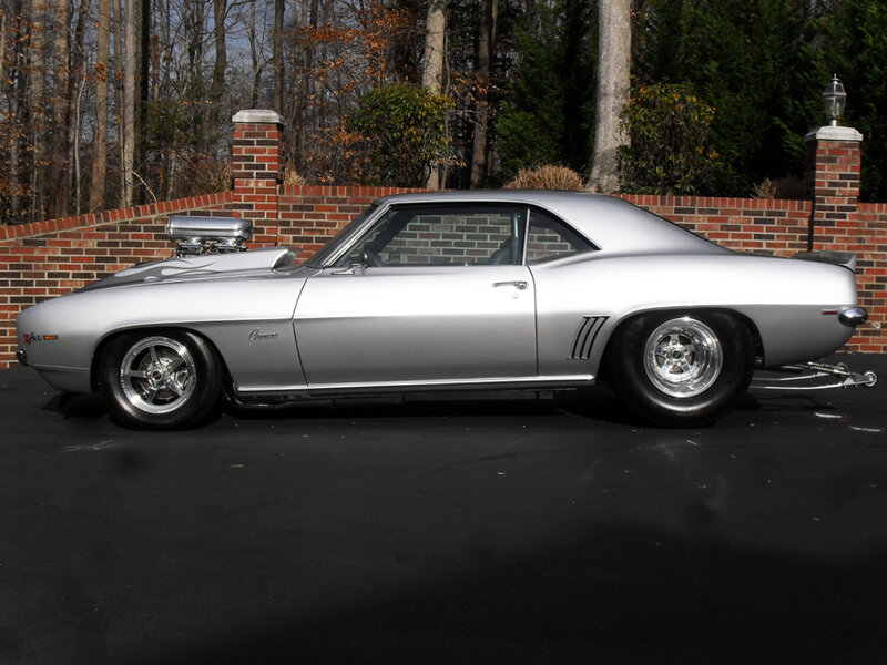 Silver Muscle Car — Calm, Autumn