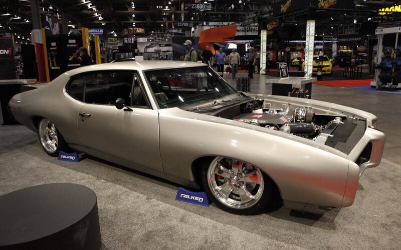 Silver Muscle Car — Neutral