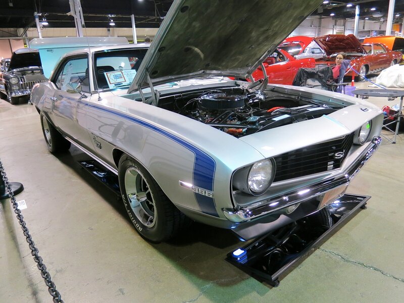 Silver Muscle Car — Showcase, Photograph, Car Show