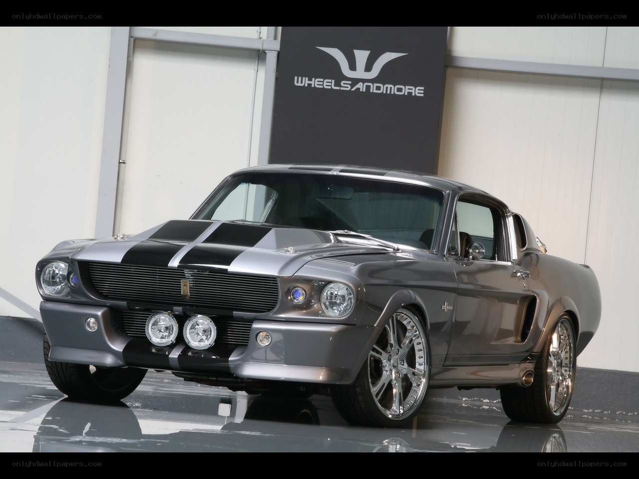Silver muscle car with stripes