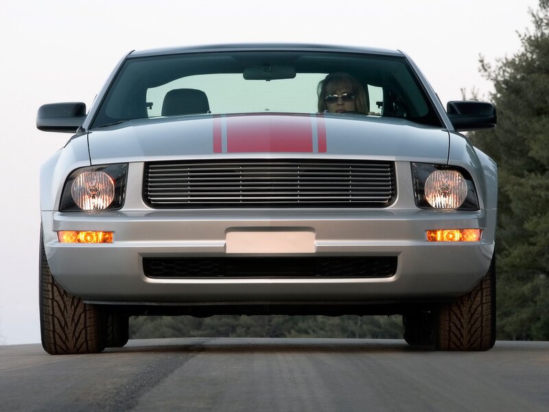 silver mustang with red stripes